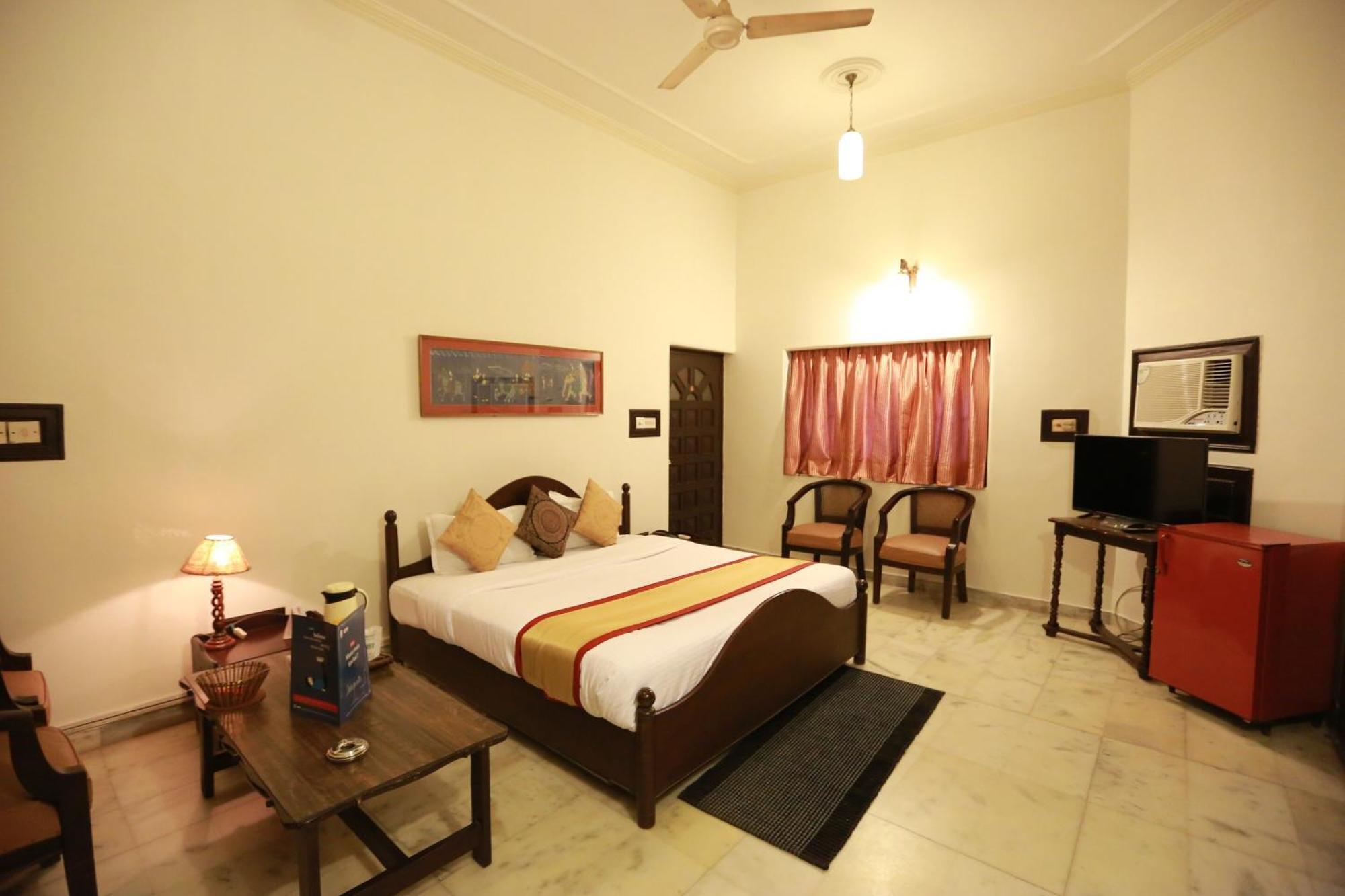 Oyo 8844 Meadows Inn Chinhat Exterior photo
