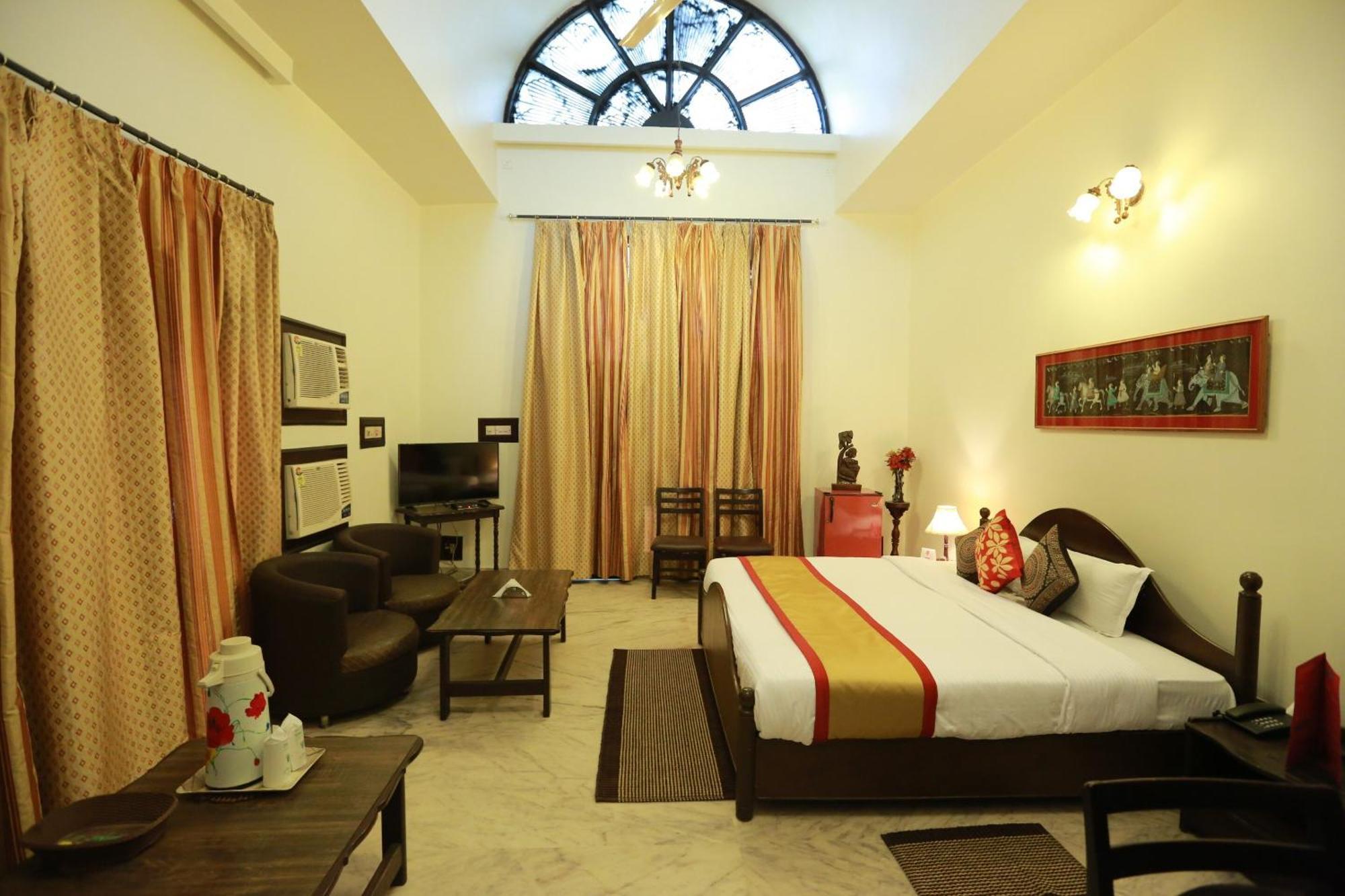 Oyo 8844 Meadows Inn Chinhat Exterior photo